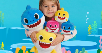 Baby Shark Singing Plush - Image 4