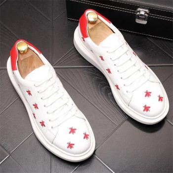 Newest White Embroidery bees Casual lace-up shoes for men - Image 3