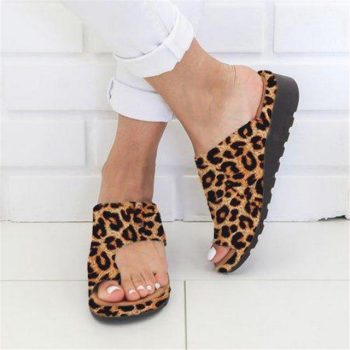Women slippers Flat Sole Casual Soft Big Toe Foot Sandal - Image 9