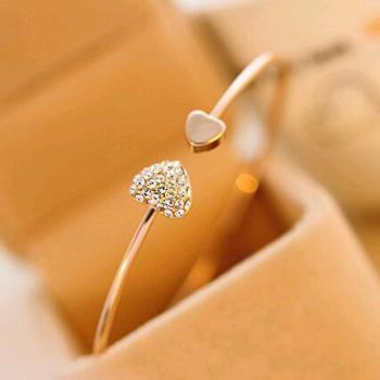 High-Quality Love Heart Bracelet - Image 3