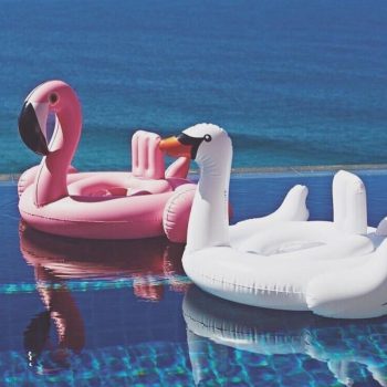 Baby inflatable flamingo pool float - Image 4