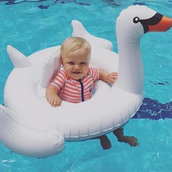 Baby inflatable flamingo pool float - Image 15
