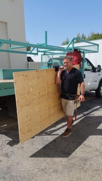 Gorilla Gripper Furniture Tool - Image 2