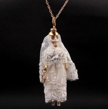 Bride and Groom Queen Halloween doll Skull Necklace - Image 12